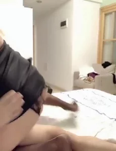 【同性】开档内裤吊带袜TS被后入的哇哇叫